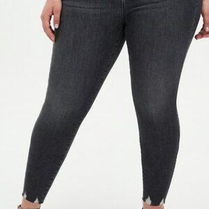 NWT‎ raven skinny jeans black